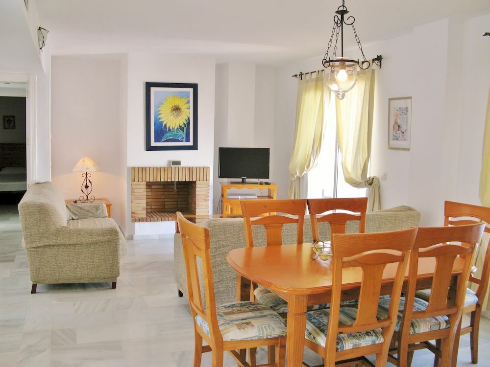 Apartamentos Y Casas Serinamar Marbella El Angel Екстер'єр фото