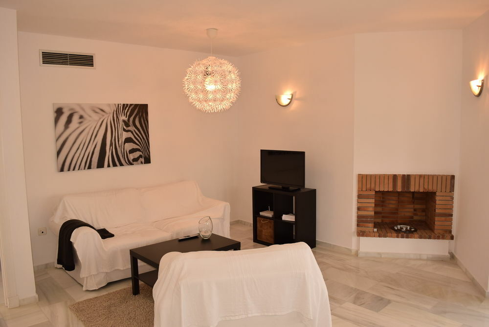 Apartamentos Y Casas Serinamar Marbella El Angel Екстер'єр фото