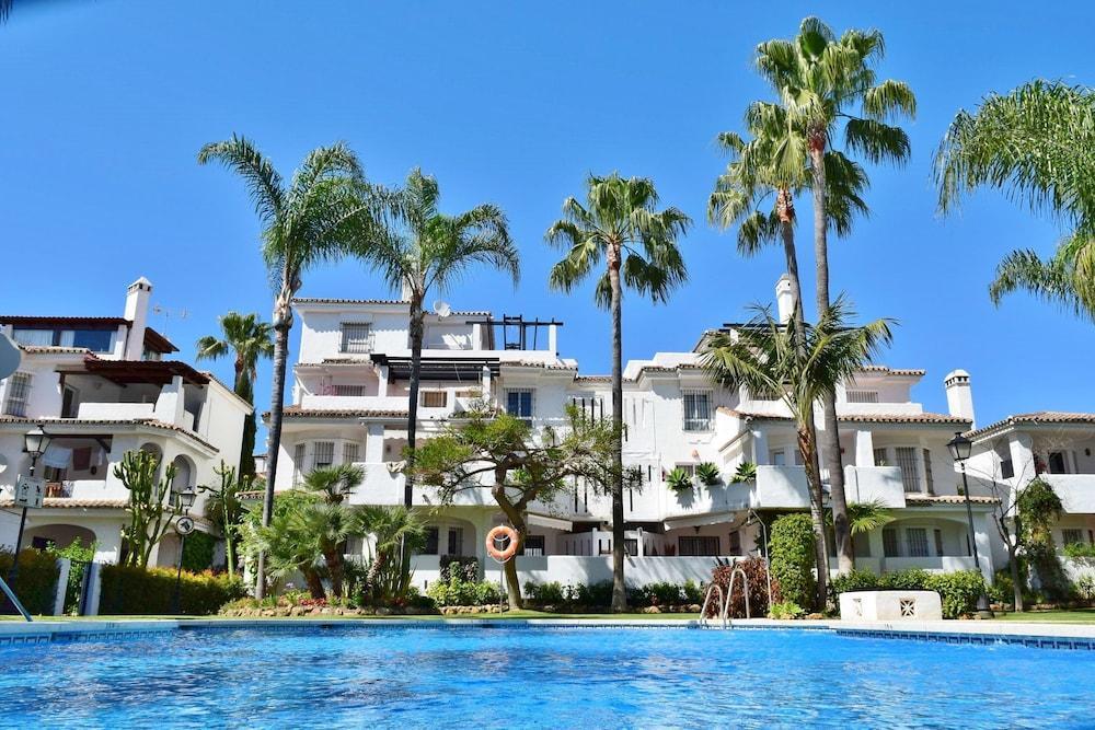 Apartamentos Y Casas Serinamar Marbella El Angel Екстер'єр фото